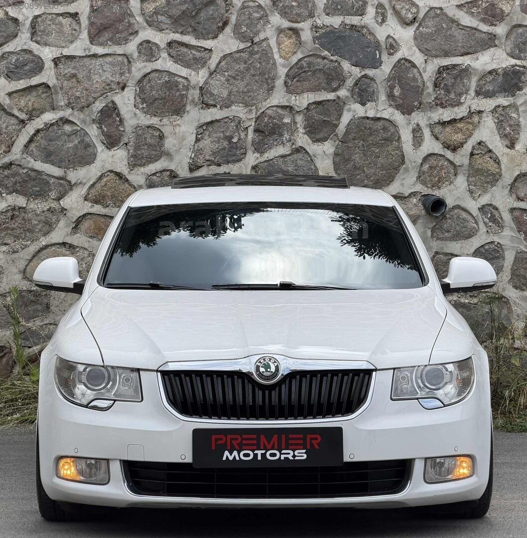 Galeriden Skoda SuperB 1.6 TDI Elegance 2012 Model Trabzon 227.000 km Beyaz 2