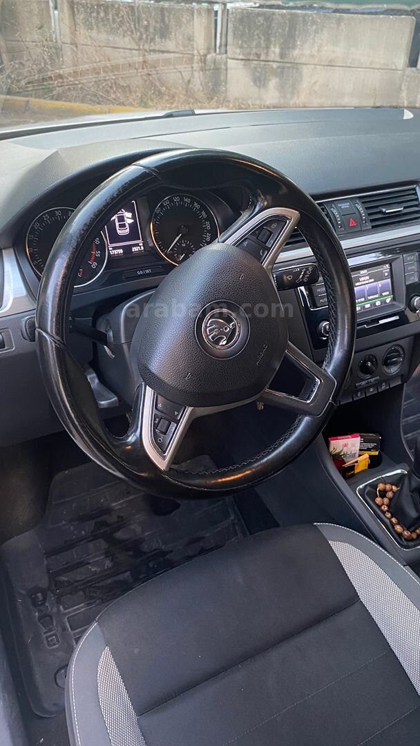 Sahibinden Skoda Rapid 1.4 TDI GreenTec Ambition 2016 Model İzmir 172.500 km Beyaz 5