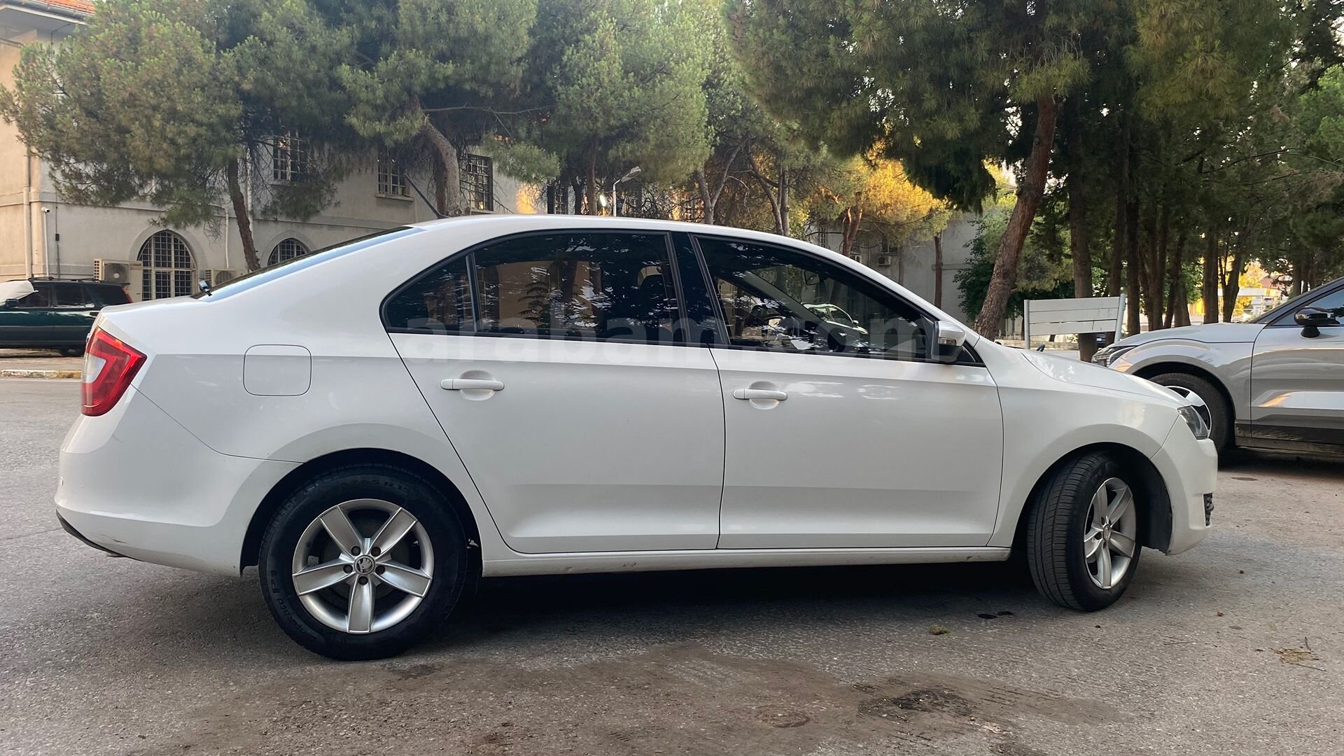 Sahibinden Skoda Rapid 1.4 TDI GreenTec Ambition 2016 Model İzmir 172.500 km Beyaz 7