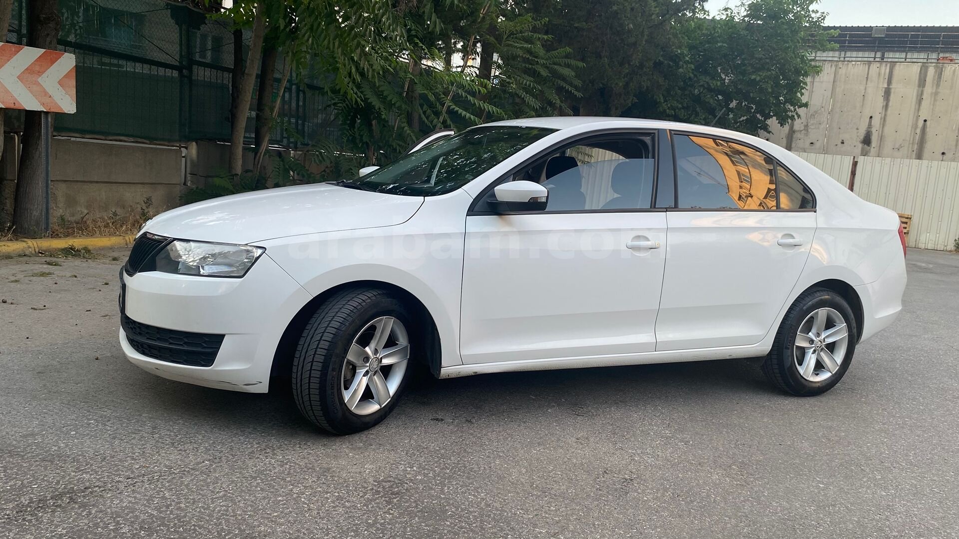 Sahibinden Skoda Rapid 1.4 TDI GreenTec Ambition 2016 Model İzmir 172.500 km Beyaz 4