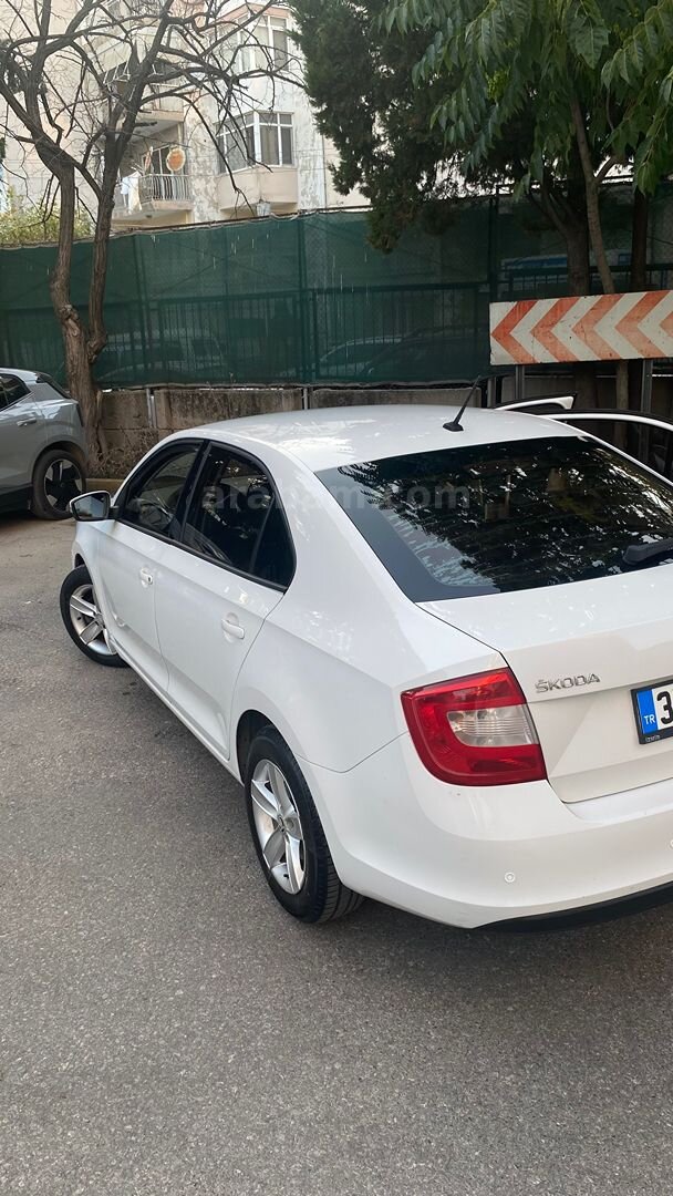 Sahibinden Skoda Rapid 1.4 TDI GreenTec Ambition 2016 Model İzmir 172.500 km Beyaz 6
