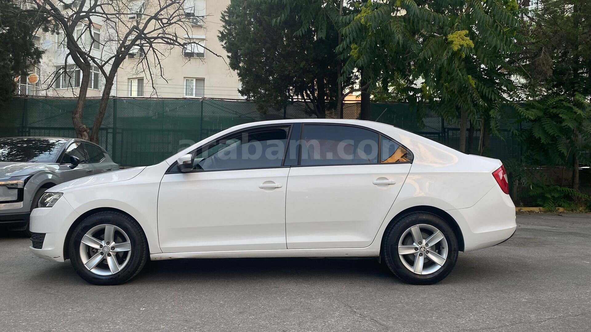 Sahibinden Skoda Rapid 1.4 TDI GreenTec Ambition 2016 Model İzmir 172.500 km Beyaz 3