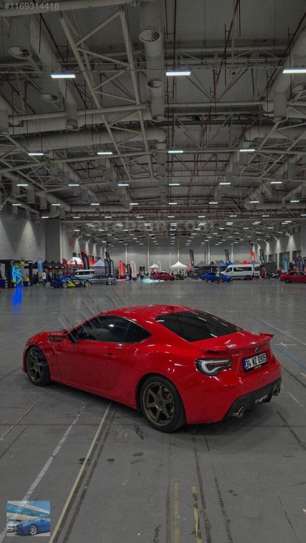 Galeriden Subaru BRZ 2.0R Premium 2015 Model İstanbul 100.000 km Kırmızı 2