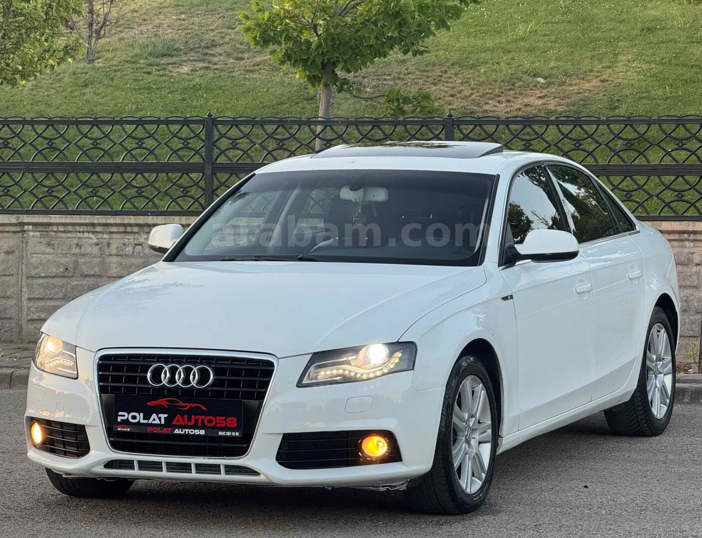 Galeriden Audi A4 Sedan 2.0 TDI 2011 Model Sivas 270.000 km Beyaz 4