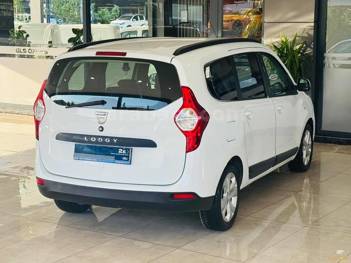 Galeriden Dacia Lodgy 1.5 dCi Laureate 2016 Model Mersin 619.000 km Beyaz 4
