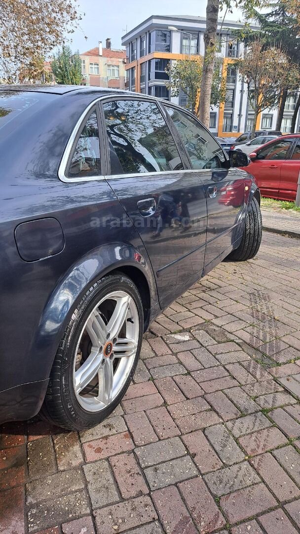 Sahibinden Audi A4 Sedan 1.6 2004 Model İstanbul 320.000 km Lacivert 3
