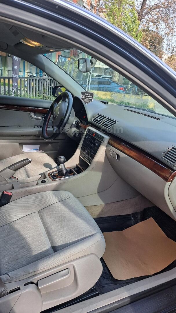 Sahibinden Audi A4 Sedan 1.6 2004 Model İstanbul 320.000 km Lacivert 4