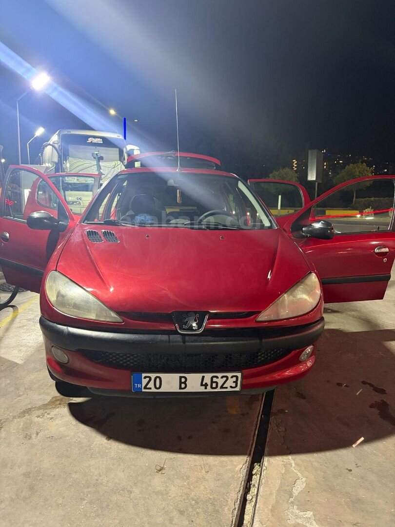 Sahibinden Peugeot 206 1.6 XT 2000 Model İzmir 285.000 km Kırmızı 4