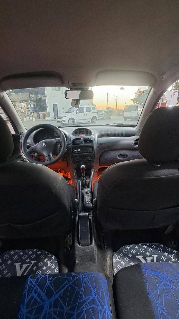 Sahibinden Peugeot 206 1.6 XT 2000 Model İzmir 285.000 km Kırmızı 6