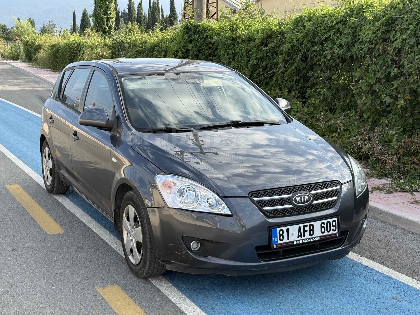 Galeriden Kia Ceed 1.6 CRDi Motion 2009 Model Sakarya 233.000 km Füme 2