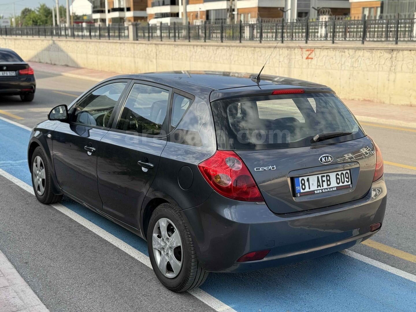 Galeriden Kia Ceed 1.6 CRDi Motion 2009 Model Sakarya 233.000 km Füme 7