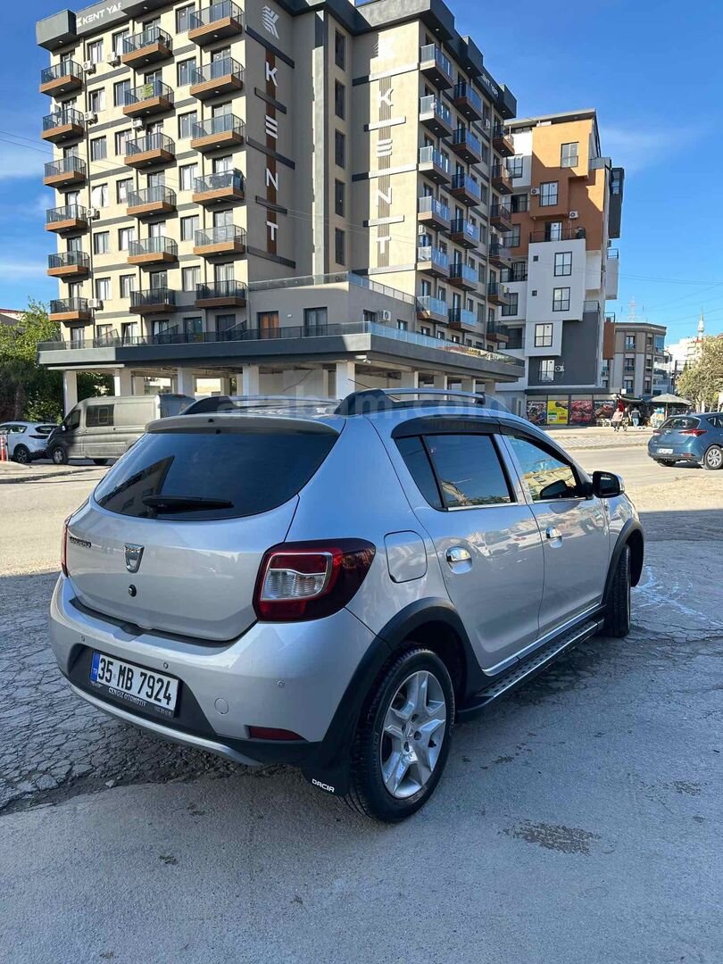 Sahibinden Dacia Sandero 1.5 dCi Stepway 2015 Model İzmir 204.700 km Gri 4