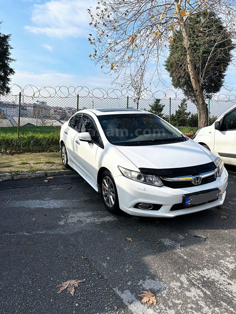 Sahibinden Honda Civic 1.6i VTEC Eco Elegance 2014 Model İstanbul 178.000 km Beyaz 7