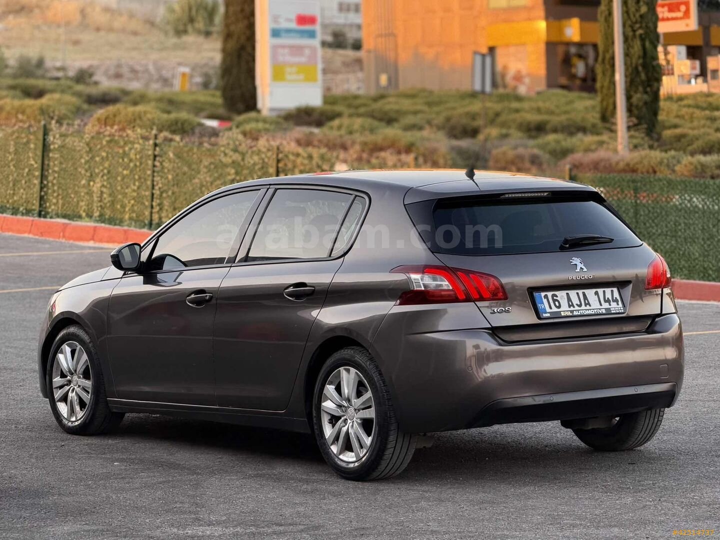 Galeriden Peugeot 308 1.6 HDi Active 2014 Model İzmir 215.000 km Gri 5