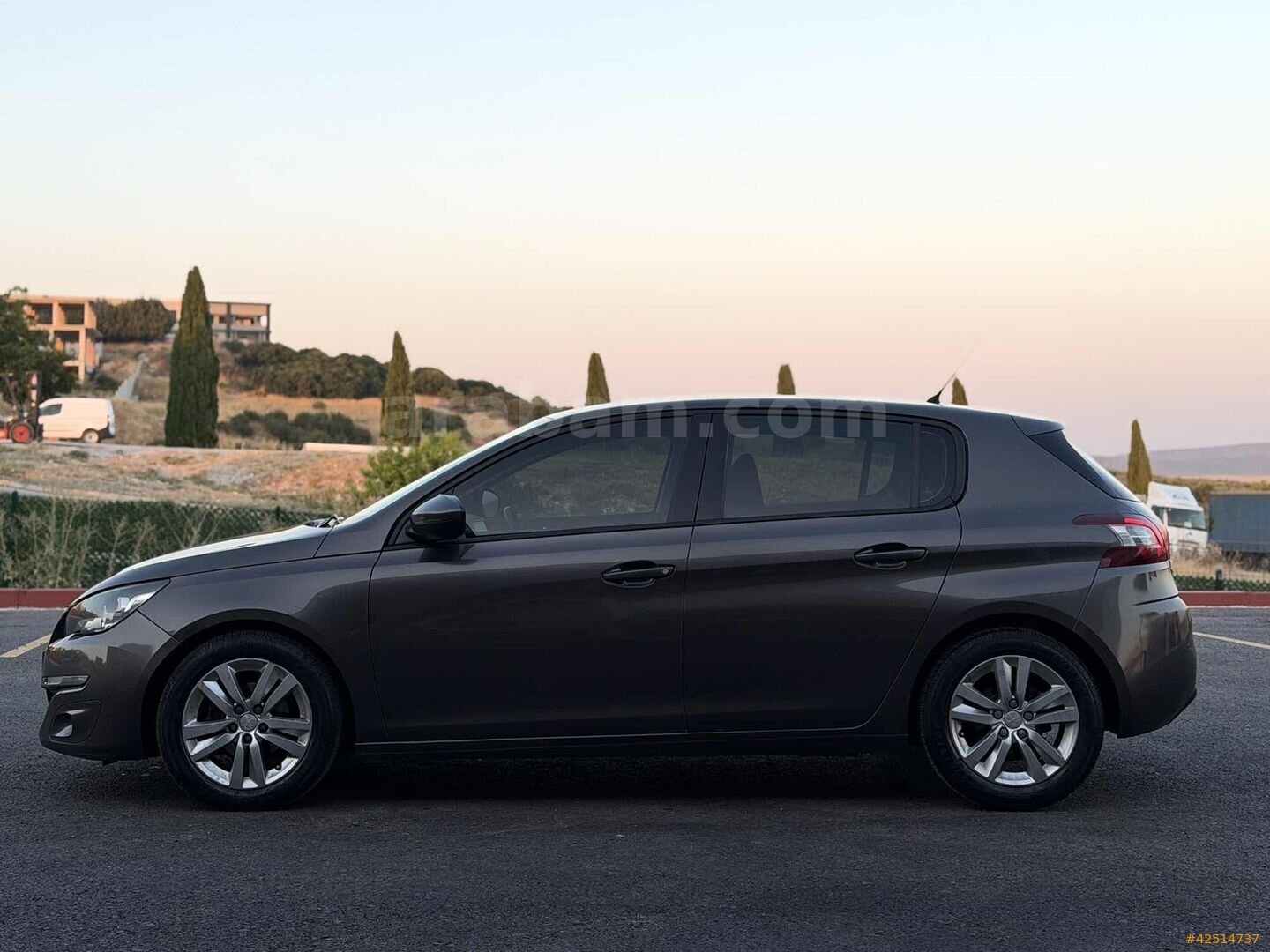 Galeriden Peugeot 308 1.6 HDi Active 2014 Model İzmir 215.000 km Gri 4