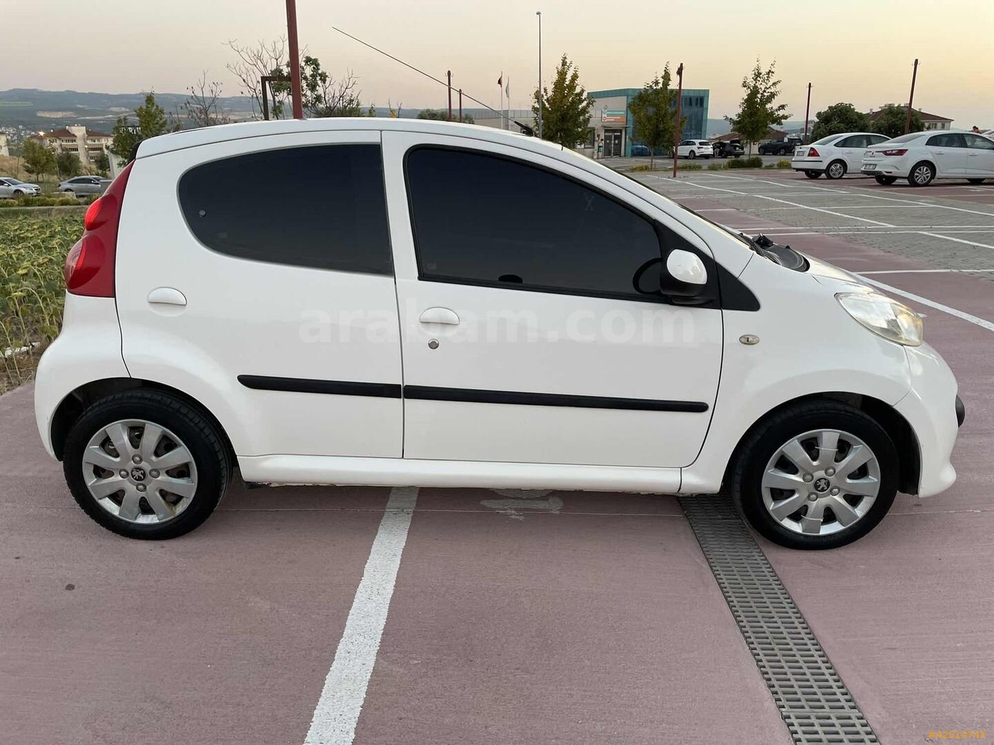 Galeriden Peugeot 107 1.0 Trendy 2009 Model Bursa 182.000 km Beyaz 3