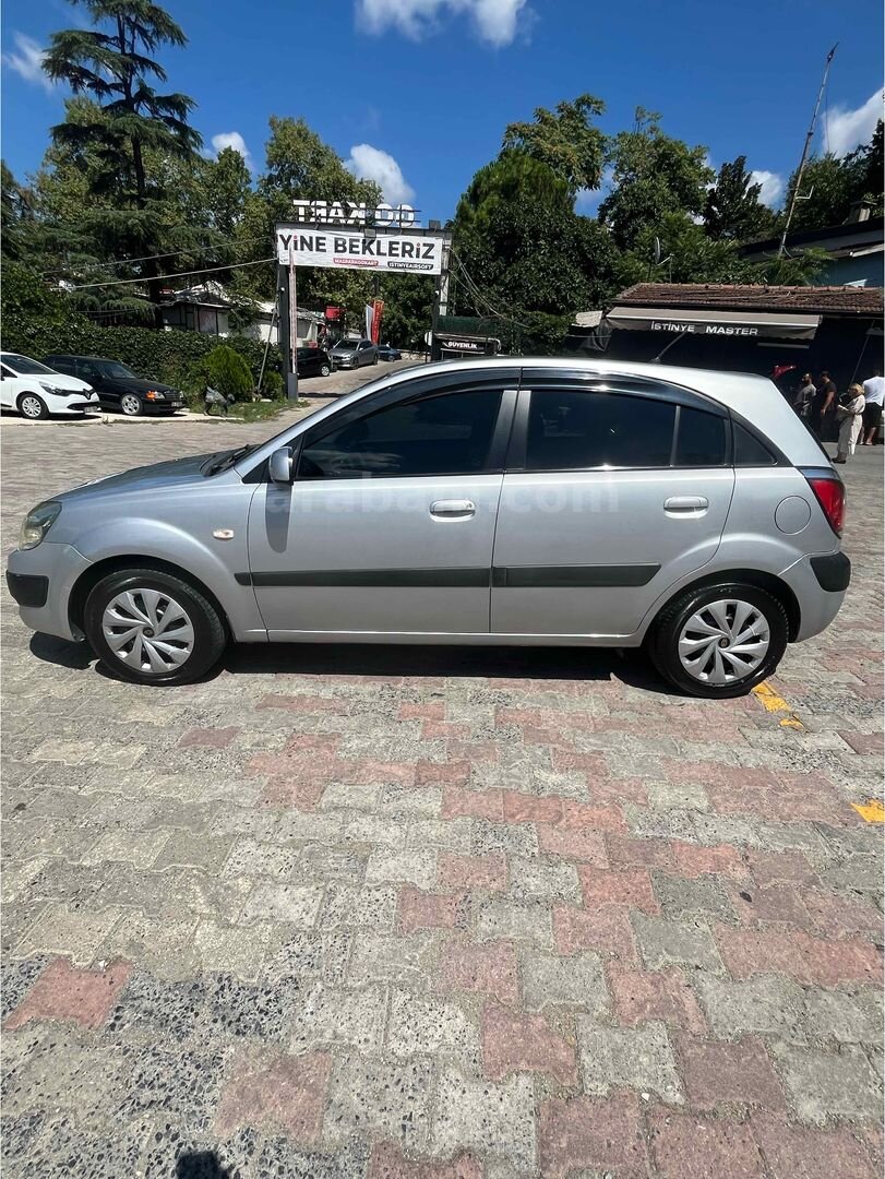 Sahibinden Kia Rio 1.5 CRDi EX Advance 2006 Model İstanbul 319.500 km Gri (Gümüş) 2