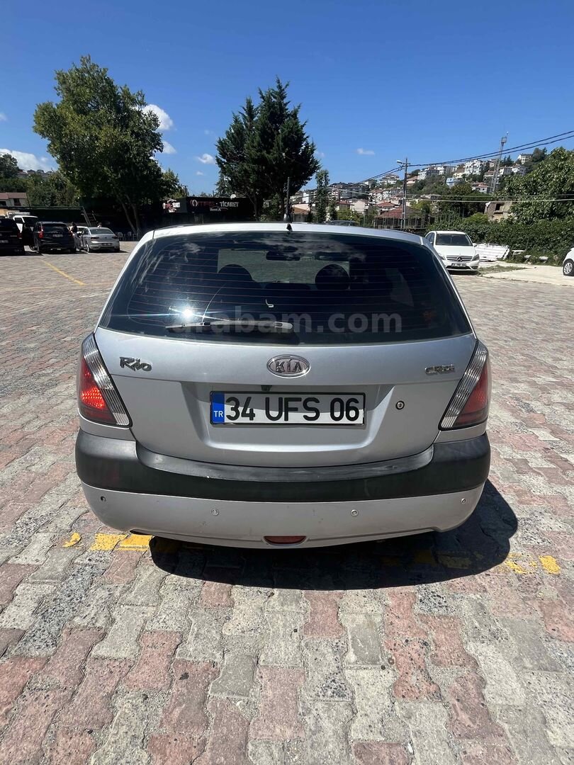 Sahibinden Kia Rio 1.5 CRDi EX Advance 2006 Model İstanbul 319.500 km Gri (Gümüş) 4