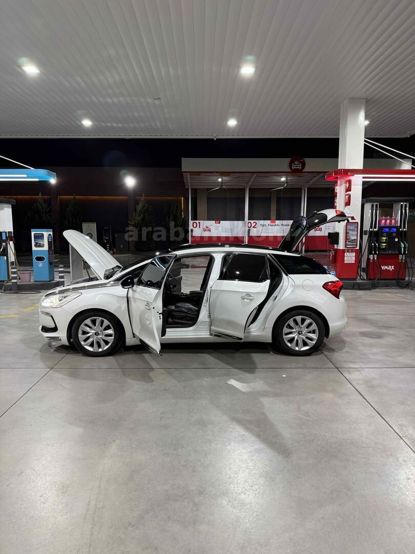Sahibinden DS Automobiles DS5 1.6 e-HDi DSport 2013 Model Manisa 226.000 km Beyaz 3