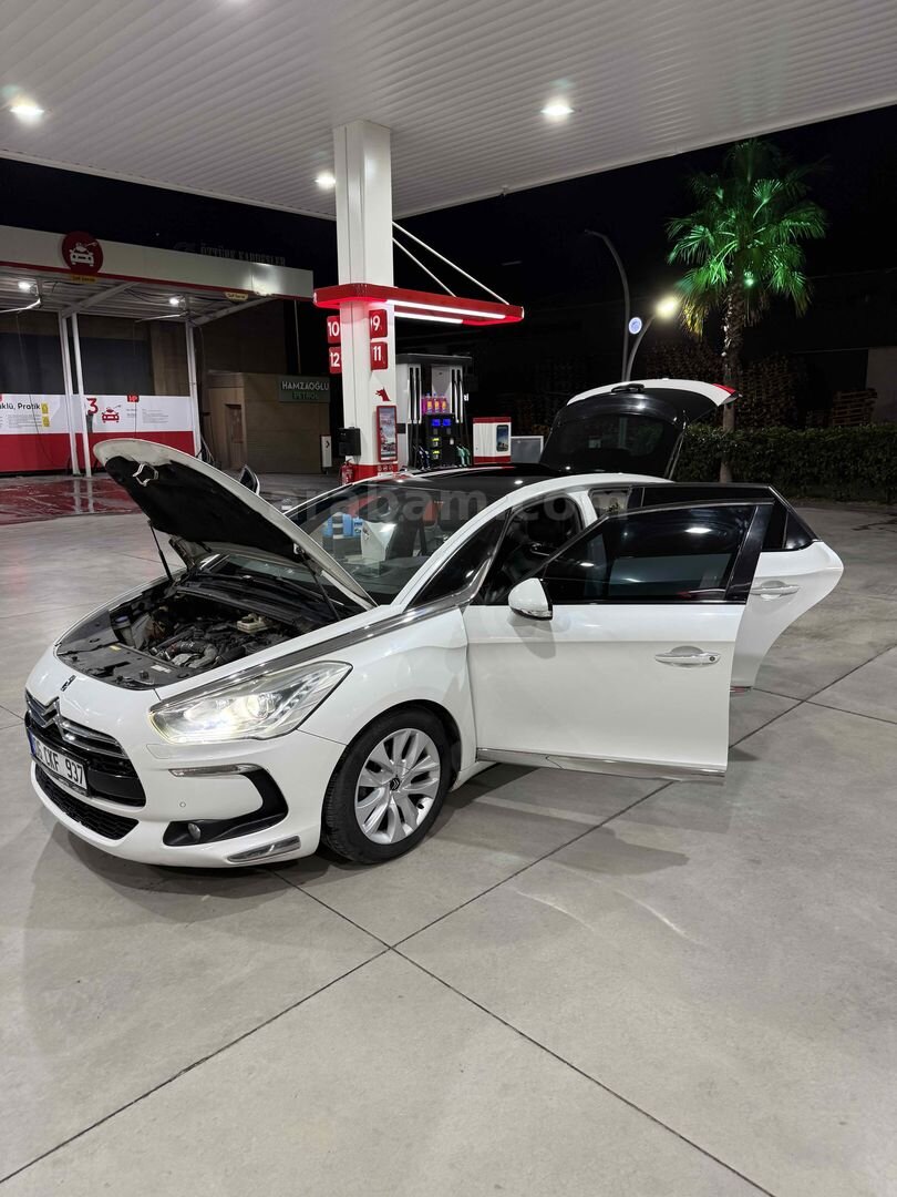 Sahibinden DS Automobiles DS5 1.6 e-HDi DSport 2013 Model Manisa 226.000 km Beyaz 4