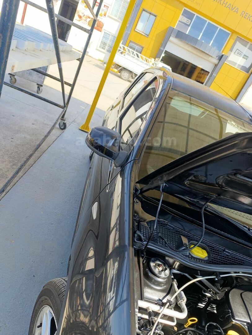 Sahibinden Dacia Sandero 1.4 Black Line 2011 Model Mersin 113.000 km Siyah 3
