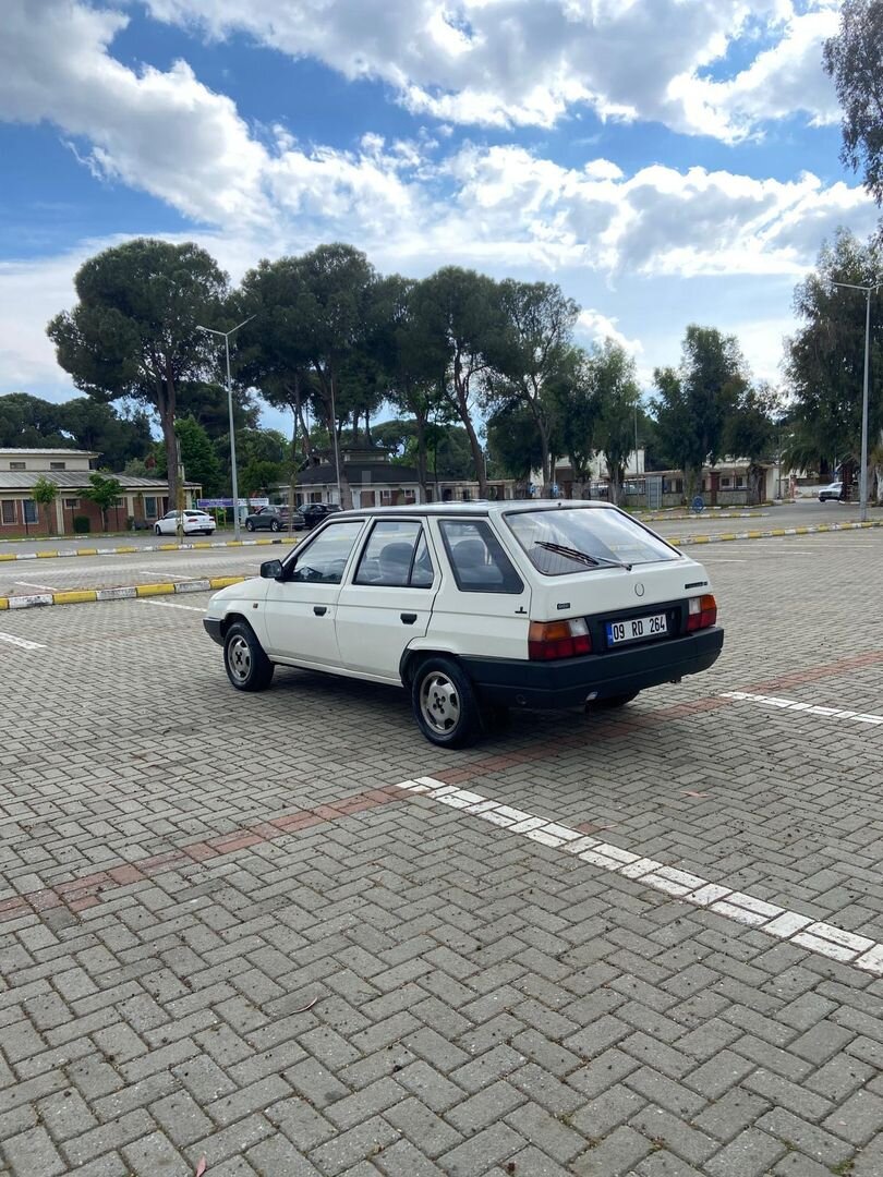 Sahibinden Skoda Forman LX 1993 Model Aydın 160.000 km Beyaz 3