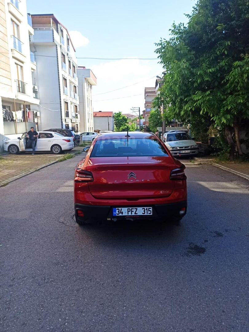 Sahibinden Citroen C4 X 1.2 PureTech Feel Bold 2023 Model Kocaeli 22.000 km Kırmızı 7