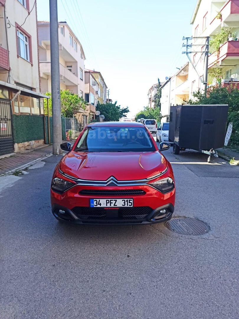 Sahibinden Citroen C4 X 1.2 PureTech Feel Bold 2023 Model Kocaeli 22.000 km Kırmızı 3