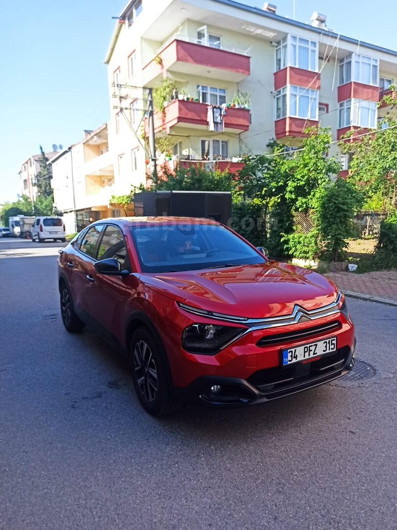 Sahibinden Citroen C4 X 1.2 PureTech Feel Bold 2023 Model Kocaeli 22.000 km Kırmızı 1