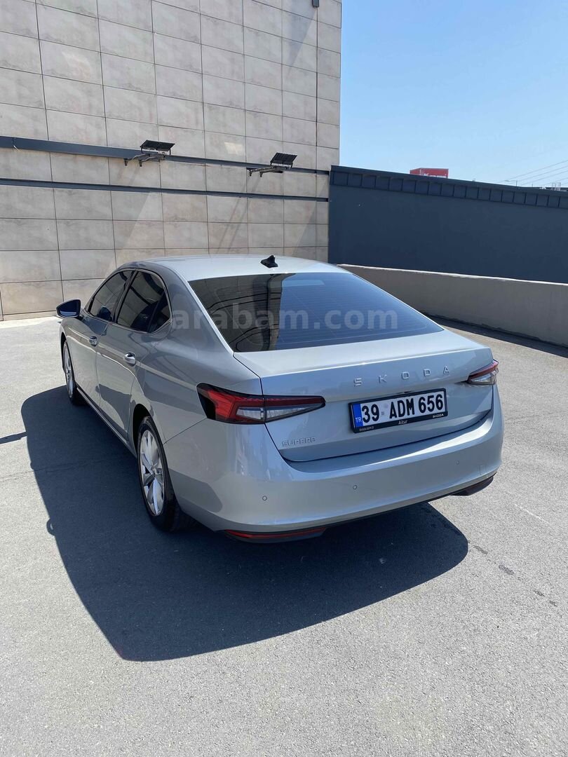 Sahibinden Skoda SuperB 1.5 TSI Hybrid Premium 2024 Model Kırklareli 48.000 km Gri (Gümüş) 7