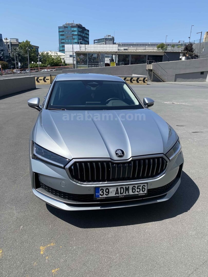 Sahibinden Skoda SuperB 1.5 TSI Hybrid Premium 2024 Model Kırklareli 48.000 km Gri (Gümüş) 1