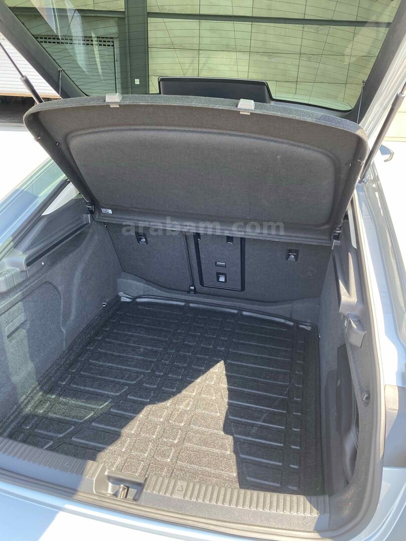 Sahibinden Skoda SuperB 1.5 TSI Hybrid Premium 2024 Model Kırklareli 48.000 km Gri (Gümüş) 4