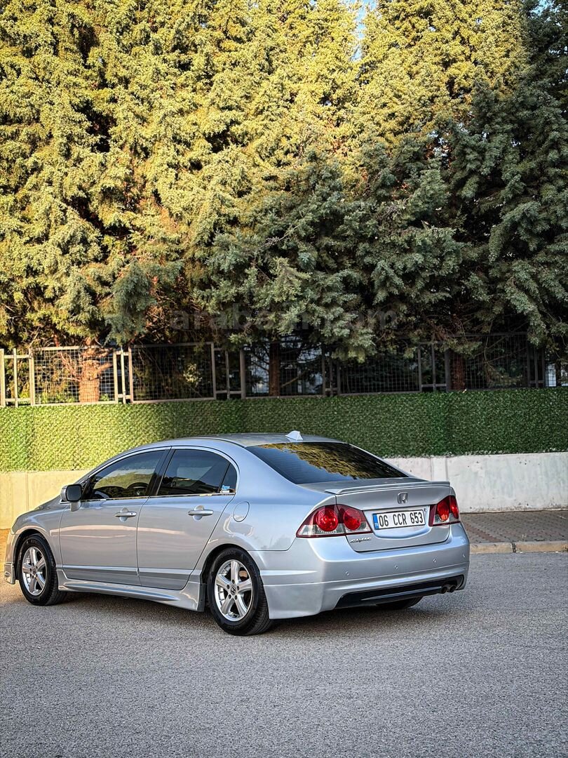 Sahibinden Honda Civic 1.6i VTEC Dream 2007 Model Ankara 282.000 km Gri (Gümüş) 4
