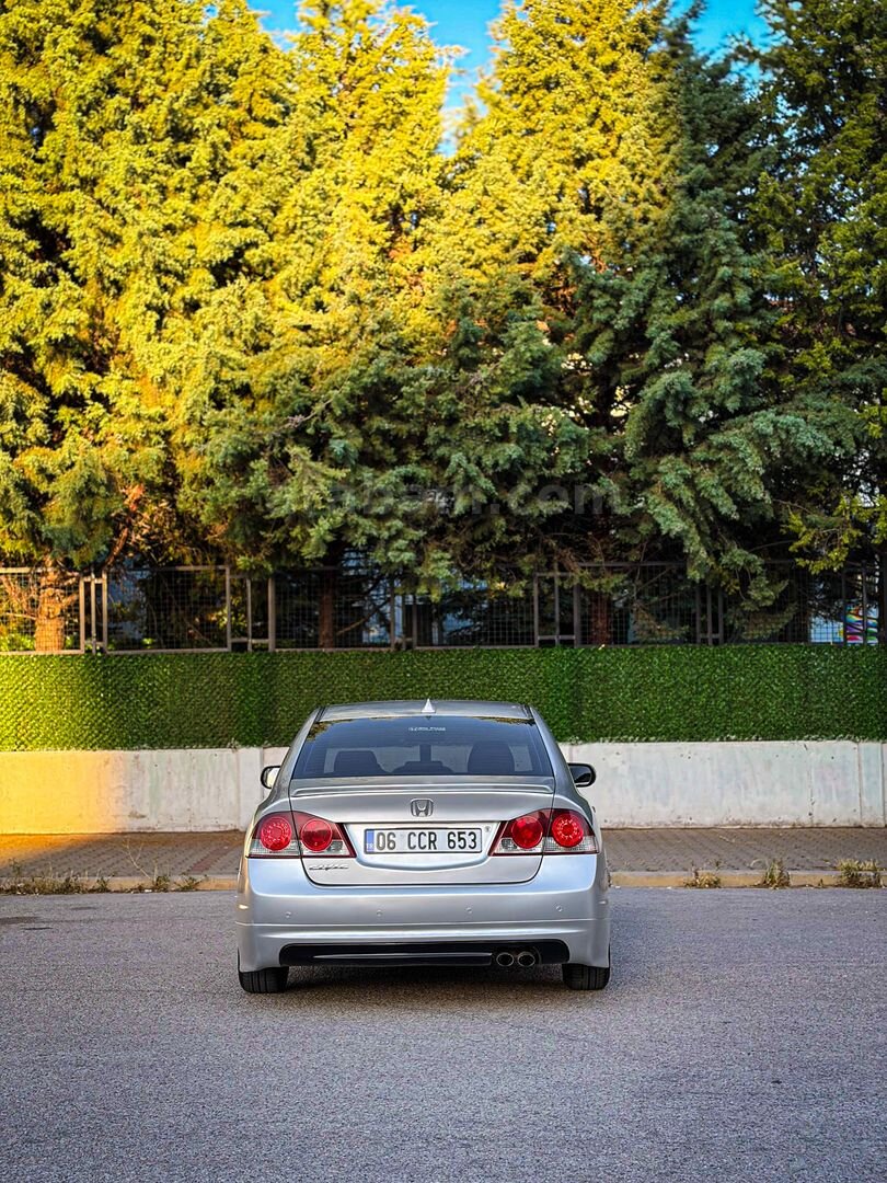 Sahibinden Honda Civic 1.6i VTEC Dream 2007 Model Ankara 282.000 km Gri (Gümüş) 3