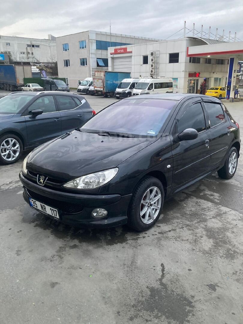 Sahibinden Peugeot 206 1.4 HDi Feline 2006 Model İstanbul 206.000 km Siyah 1