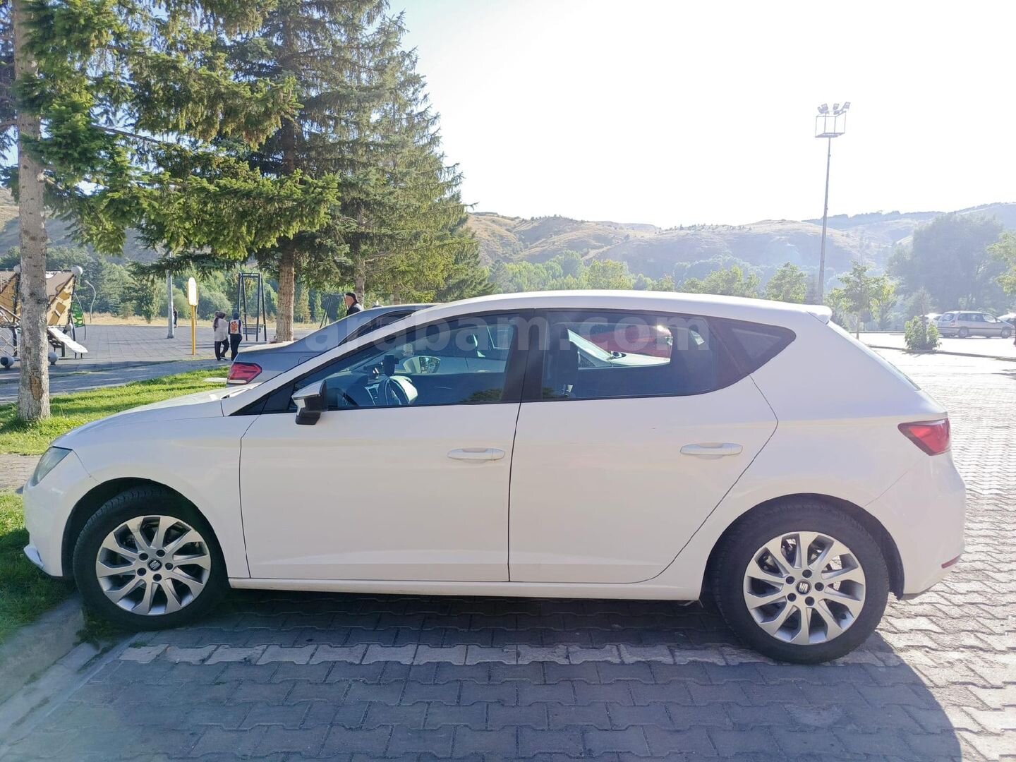 Sahibinden Seat Leon 1.6 TDI CR Style 2013 Model Sivas 194.000 km Beyaz 4