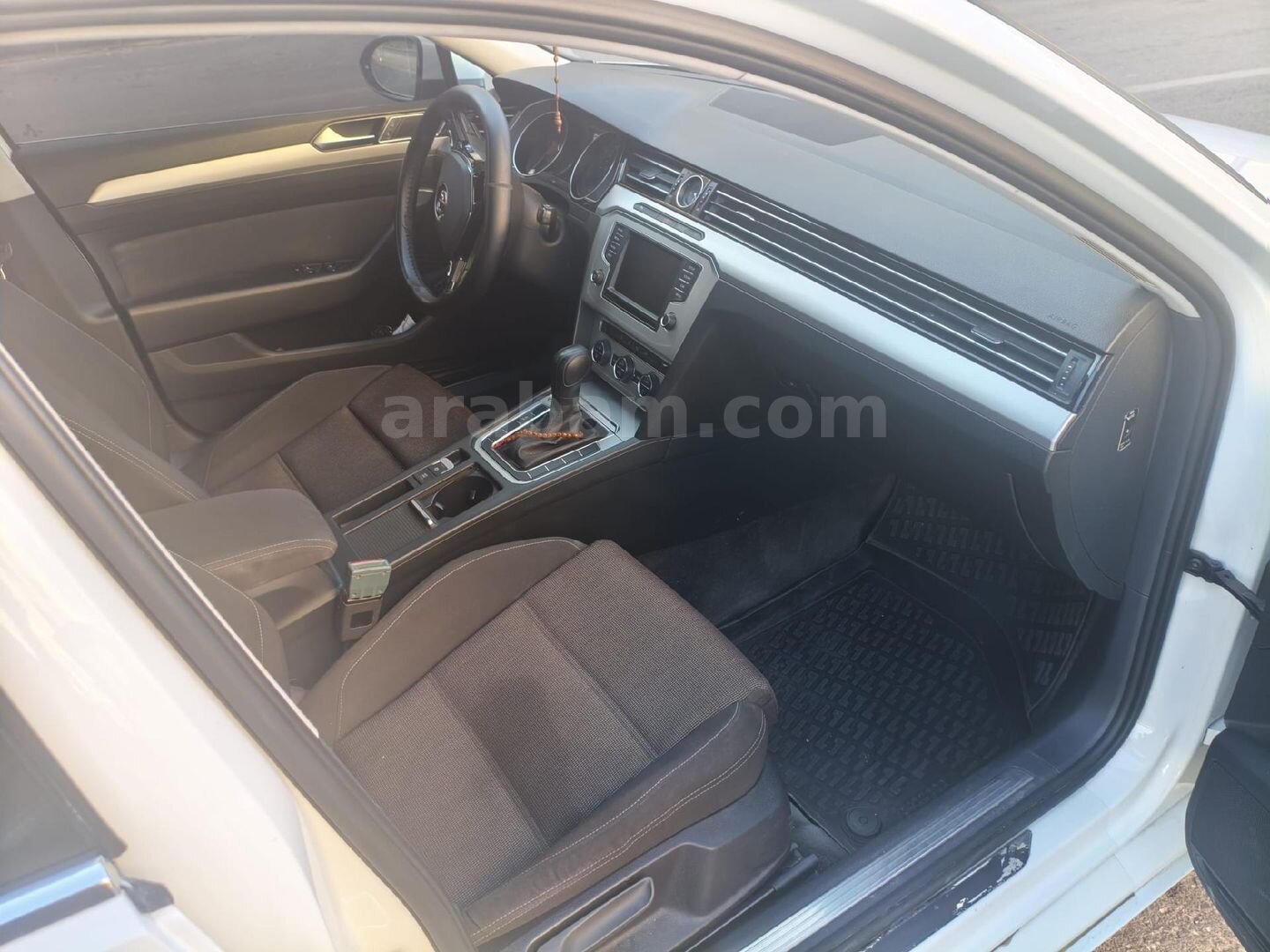 Sahibinden Volkswagen Passat 1.6 TDi BlueMotion Comfortline 2015 Model Gaziantep 208.000 km Beyaz 5