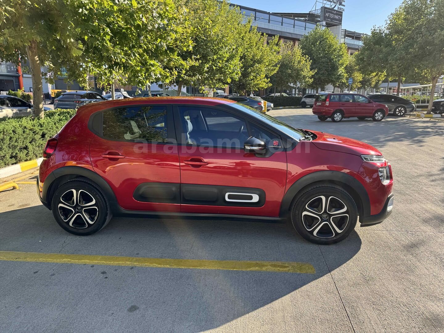Sahibinden Citroen C3 1.2 PureTech Feel Bold 2024 Model Bursa 37.450 km Kırmızı 5