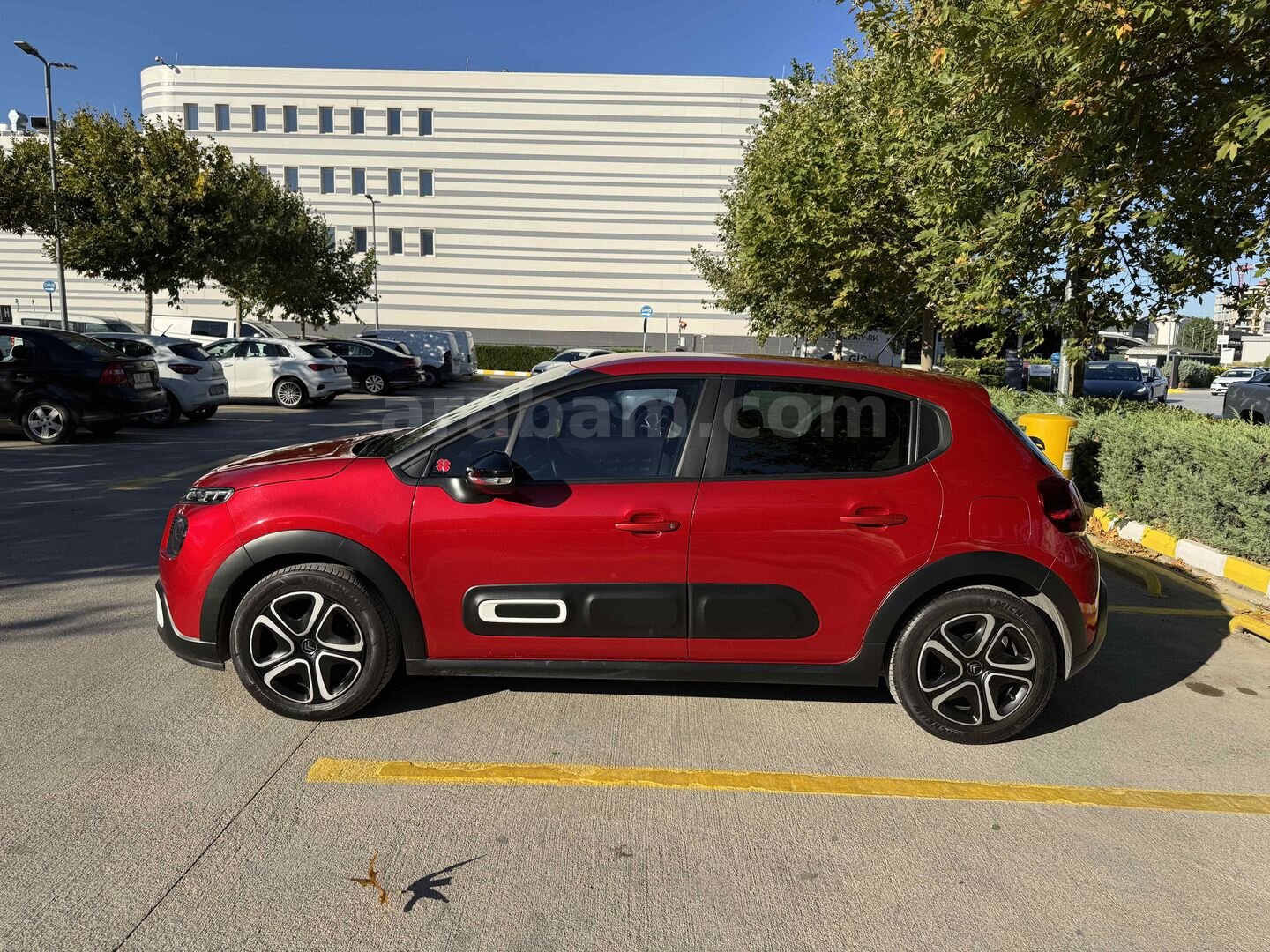 Sahibinden Citroen C3 1.2 PureTech Feel Bold 2024 Model Bursa 37.450 km Kırmızı 6