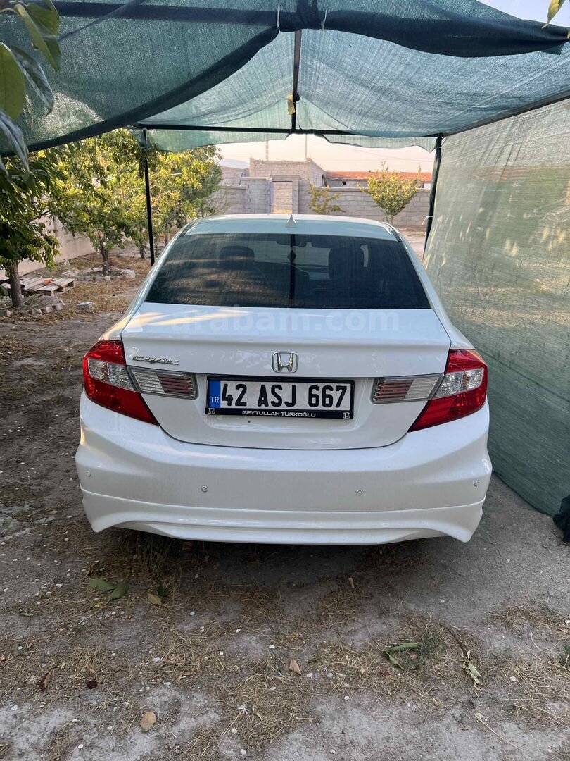 Sahibinden Honda Civic 1.6i VTEC Eco Elegance 2015 Model Konya 190.000 km Beyaz 4