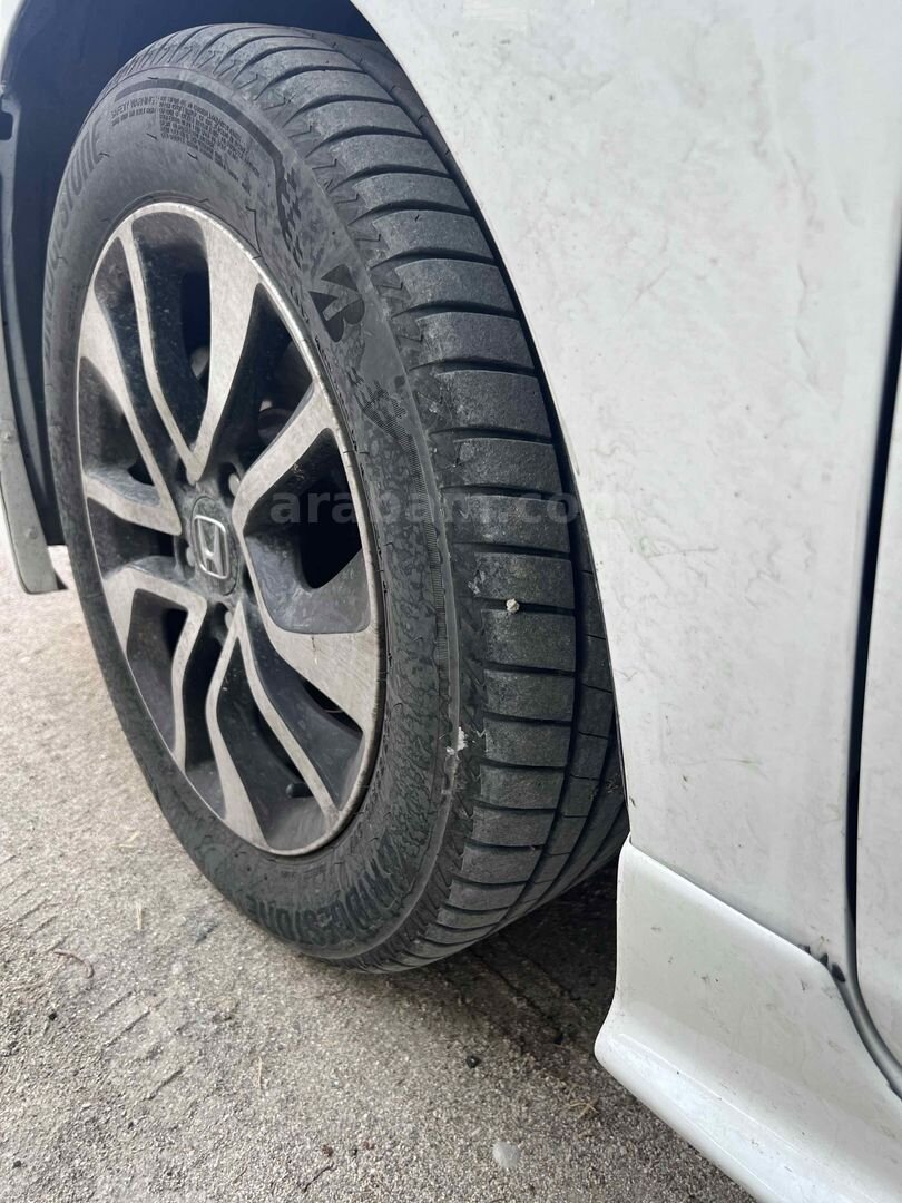 Sahibinden Honda Civic 1.6i VTEC Eco Elegance 2015 Model Konya 190.000 km Beyaz 7
