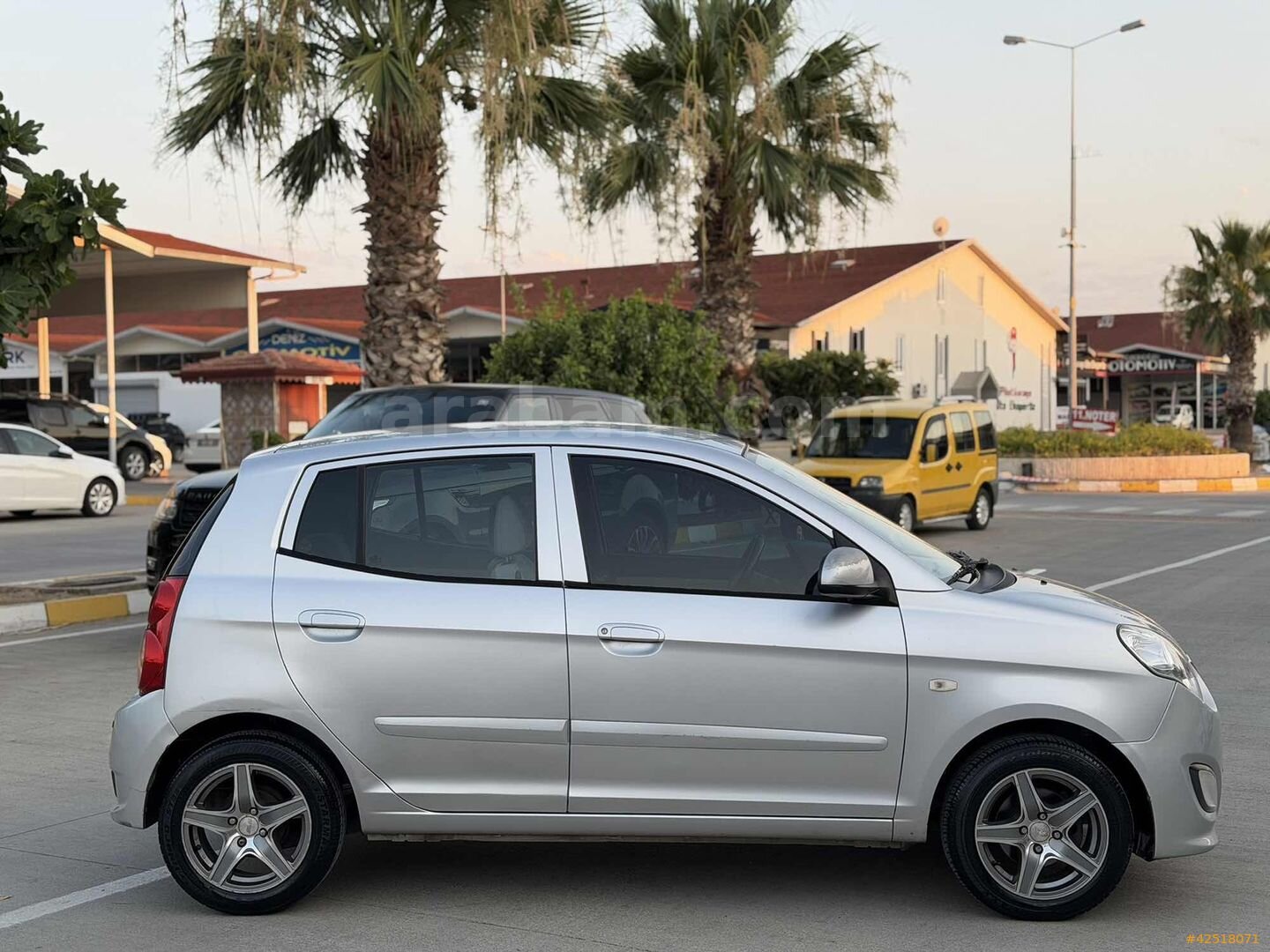 Galeriden Kia Picanto 1.1 Hiper 2011 Model Antalya 119.000 km Gri 7