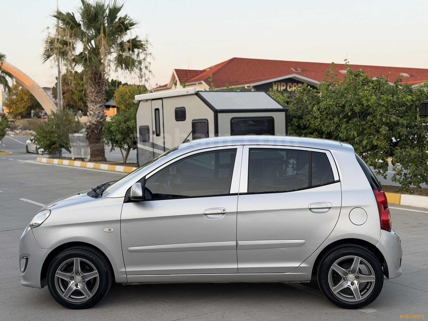 Galeriden Kia Picanto 1.1 Hiper 2011 Model Antalya 119.000 km Gri 6