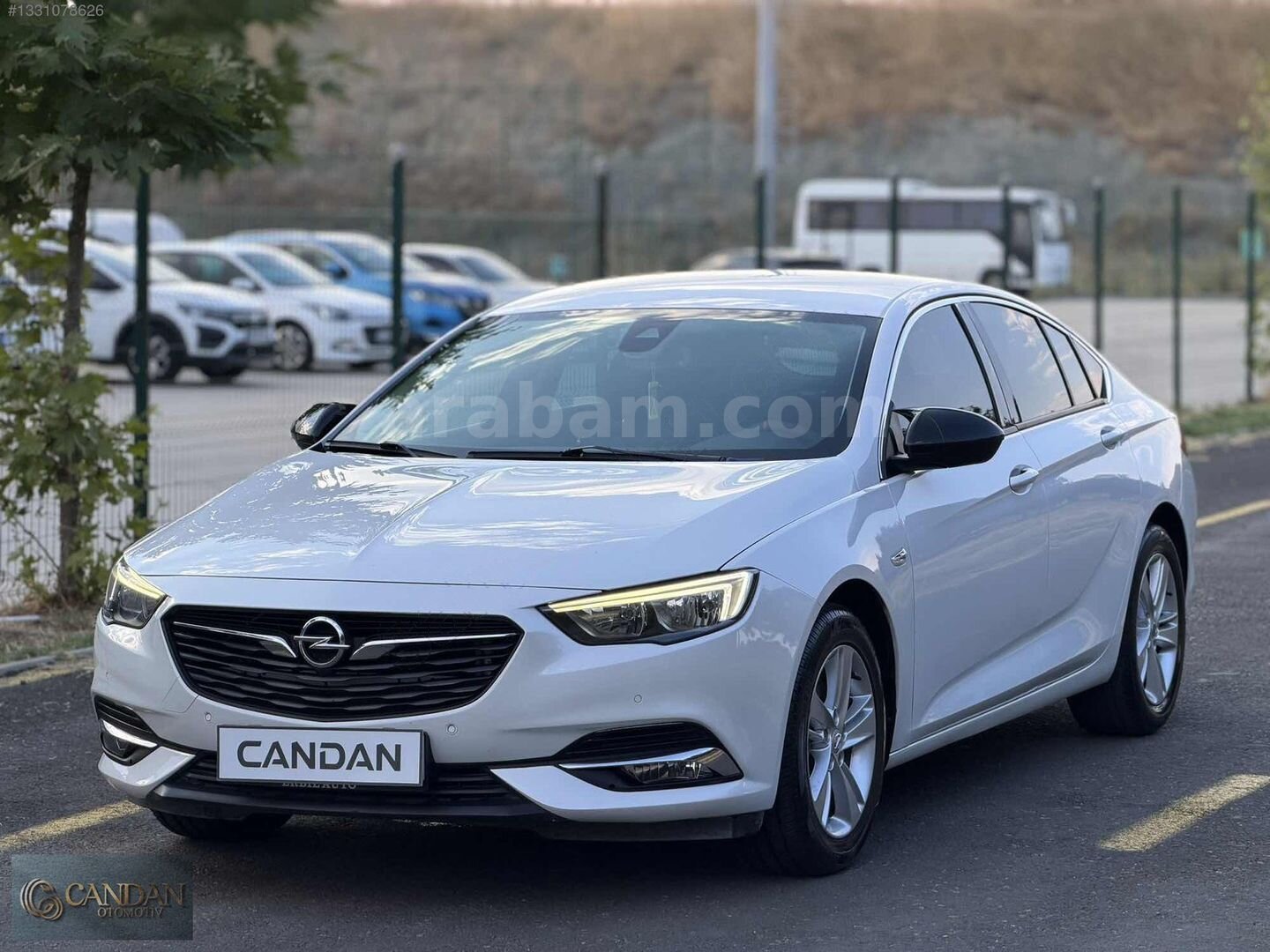 Galeriden Opel Insignia 1.6 CDTI Grand Sport Design 2017 Model Tekirdağ 158.000 km Beyaz 3