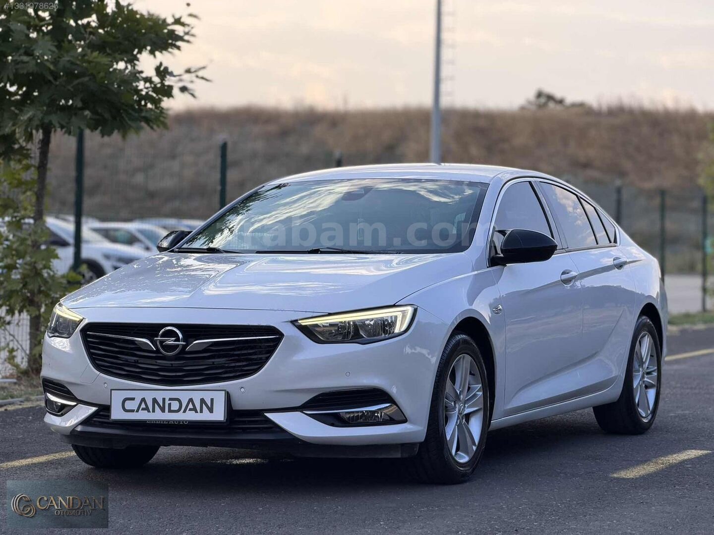 Galeriden Opel Insignia 1.6 CDTI Grand Sport Design 2017 Model Tekirdağ 158.000 km Beyaz 4