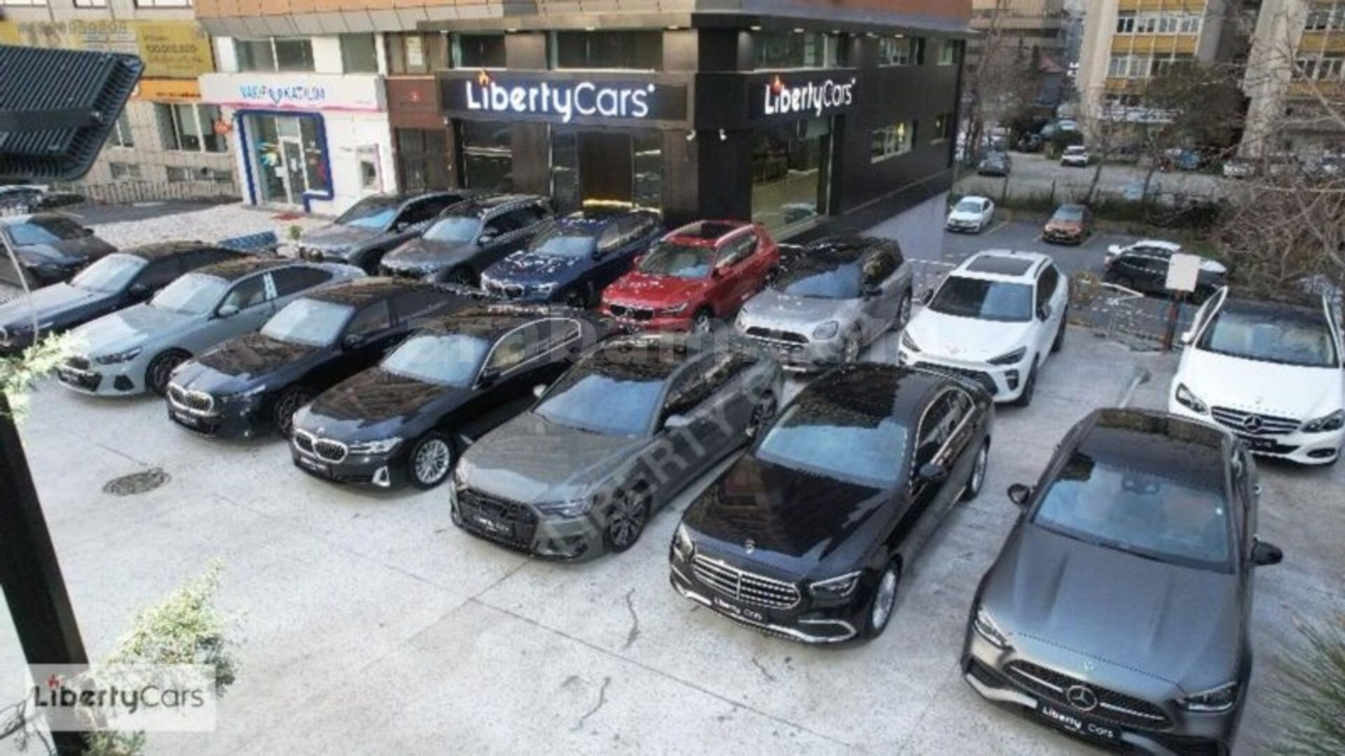 Galeriden BMW i Serisi i5 eDrive 40 M Sport 2023 Model İstanbul 29.000 km Mavi 2