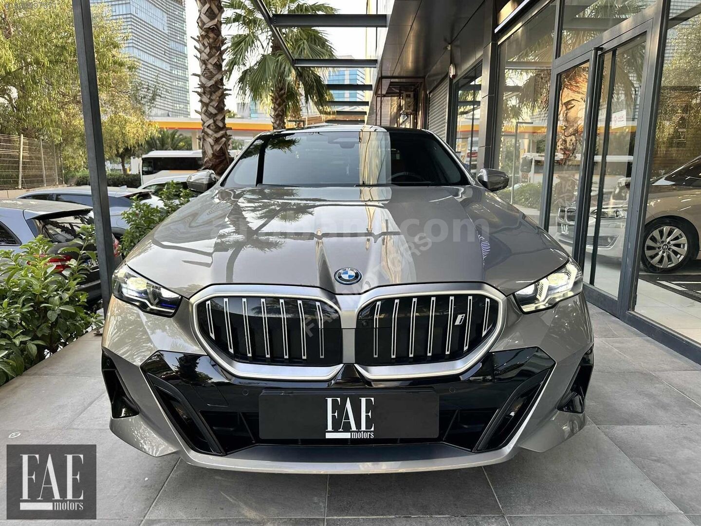 Galeriden BMW i Serisi i5 eDrive 40 M Sport 2024 Model İzmir 44.550 km Bej 1