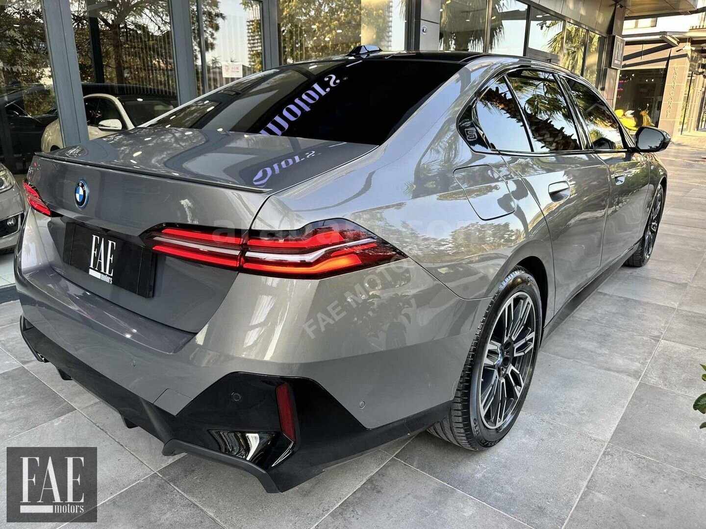 Galeriden BMW i Serisi i5 eDrive 40 M Sport 2024 Model İzmir 44.550 km Bej 7