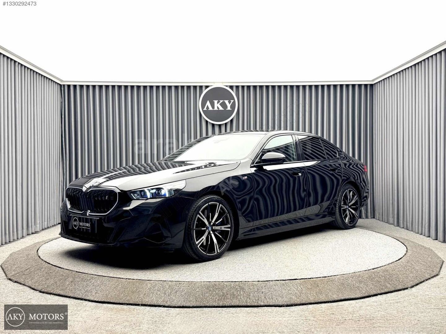 Galeriden BMW i Serisi i5 eDrive 40 M Sport 2023 Model İzmir 14.000 km Siyah 1