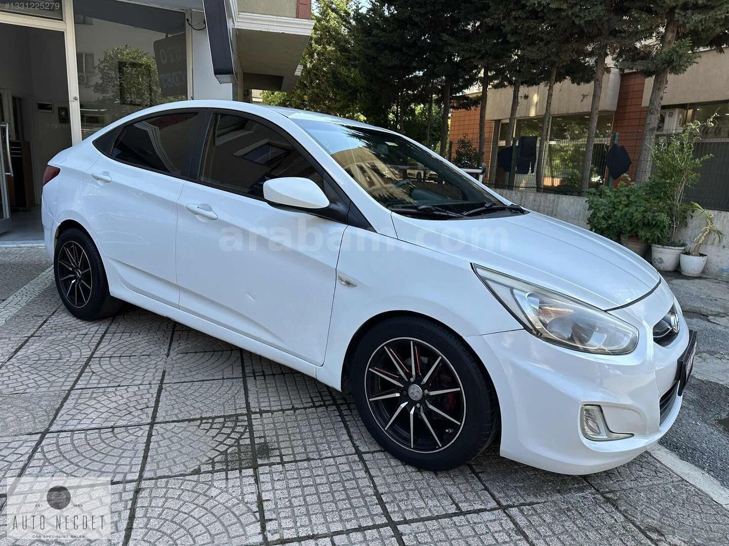 Galeriden Hyundai Accent Blue 1.6 CRDI Mode 2015 Model İstanbul 190.000 km Beyaz 6
